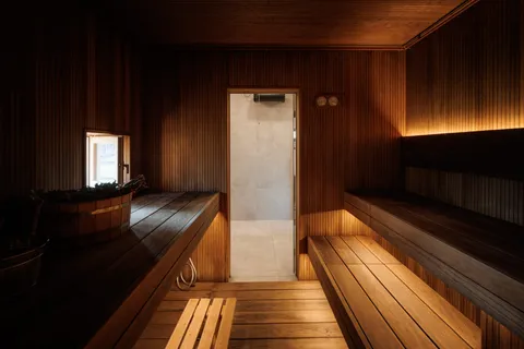 Изображение 7 из 46 в галерее "Тюнинские бани"