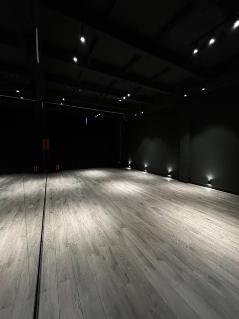 Изображение 10 из 10 в галерее "Flame Dance Studio"