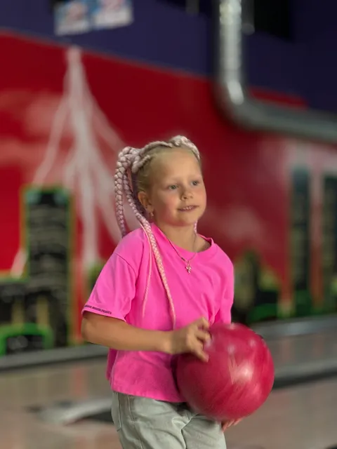 Изображение 2 из 5 в галерее "ООО «Боулинг Центр»"