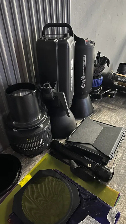 Изображение 8 из 9 в галерее "VOGUE фотостудия/ студия выпускных альбомов TRENDBOOK"