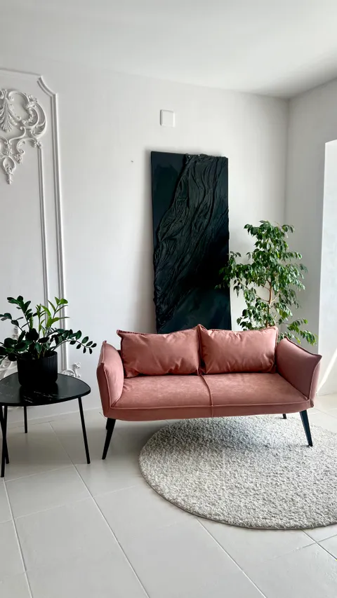 Изображение 2 из 9 в галерее "VOGUE фотостудия/ студия выпускных альбомов TRENDBOOK"