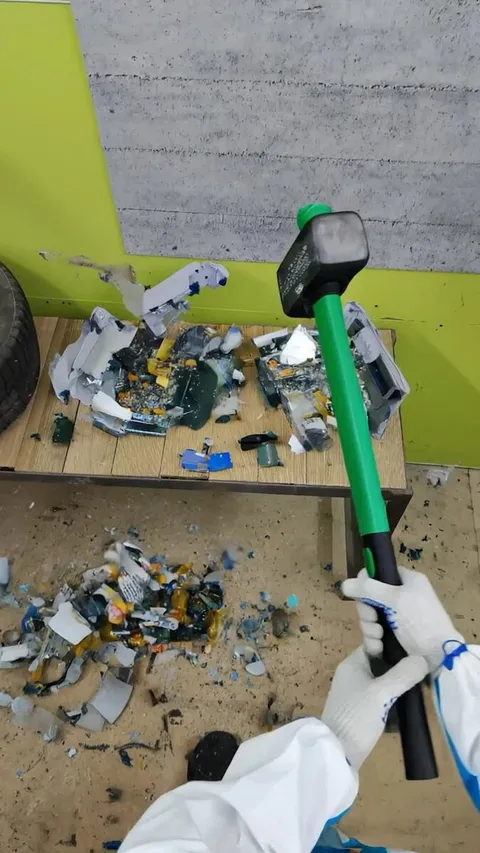 Изображение 8 из 9 в галерее "CrashRoom16"