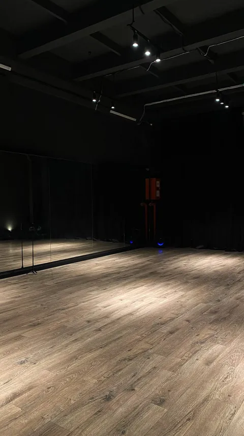 Изображение 4 из 10 в галерее "Flame Dance Studio"