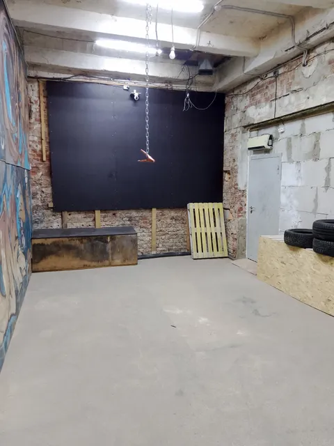 Изображение 6 из 8 в галерее "CrashRoom16"