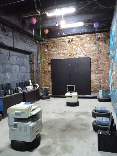 Изображение 2 из 10 в галерее "CrashRoom16"